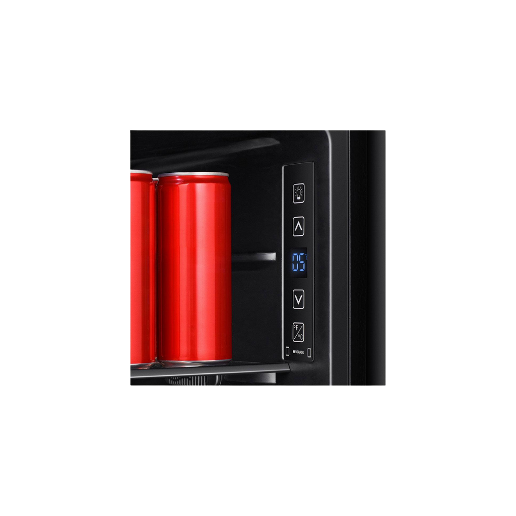 ثلاجة المشروبات Hisense RBC122N4SU من هايـسنس مخصصة لتبريد المشروبات بشكل أنيق وعملي، وتعتبر مناسبة للمكاتب وغرف الضيوف والكافيهات والاستخدام المنزلي. تتميز بباب زجاجي شفاف مع إضاءة LED داخلية حتى تقدر تشوف المحتويات بسهولة،