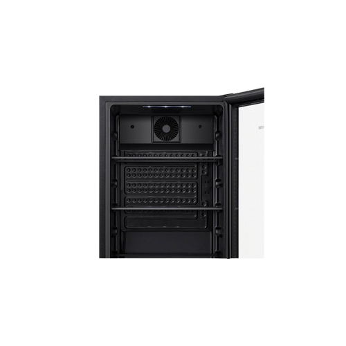ثلاجة المشروبات Hisense RBC122N4SU من هايـسنس مخصصة لتبريد المشروبات بشكل أنيق وعملي، وتعتبر مناسبة للمكاتب وغرف الضيوف والكافيهات والاستخدام المنزلي. تتميز بباب زجاجي شفاف مع إضاءة LED داخلية حتى تقدر تشوف المحتويات بسهولة،