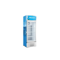 ثلاجة العرض Hisense FL-26WC من هايـسنس تعتبر خيار ممتاز للمحال والكافيهات وحتى الاستخدام المنزلي إذا تحتاج عرض المشروبات بشكل مرتب وواضح. تأتي بتصميم عامودي مع باب زجاجي شفاف